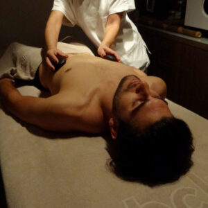 hotstone-massage, massaggio con pietre